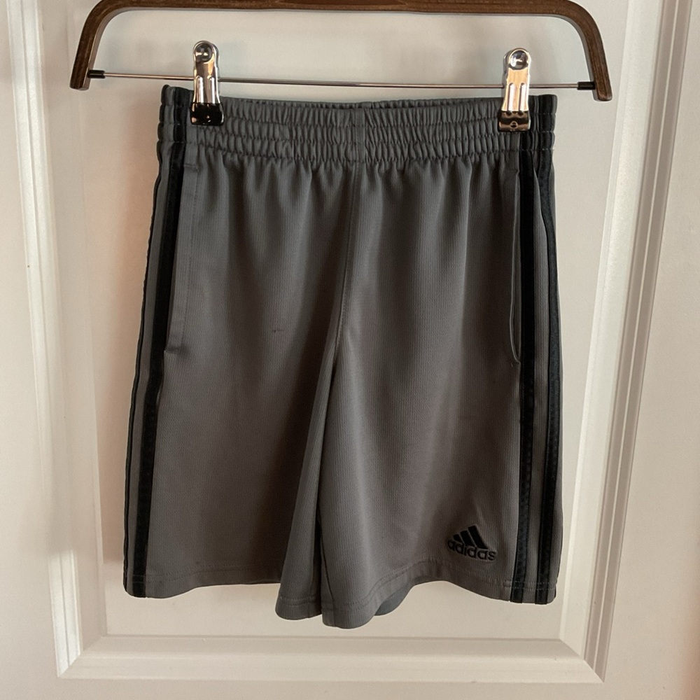 Adidas - Drawstring Elastic Waist Athletic Shorts - Gray - Boys Size Small (8)